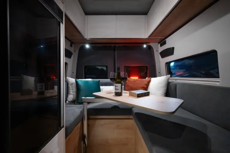 Globe-Traveller Falcon YS Küche
