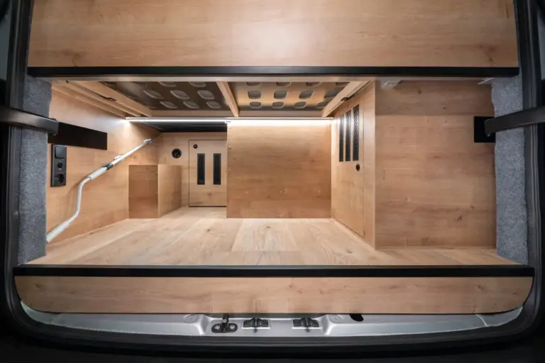 Globe-Traveller Falcon YS Außenansicht