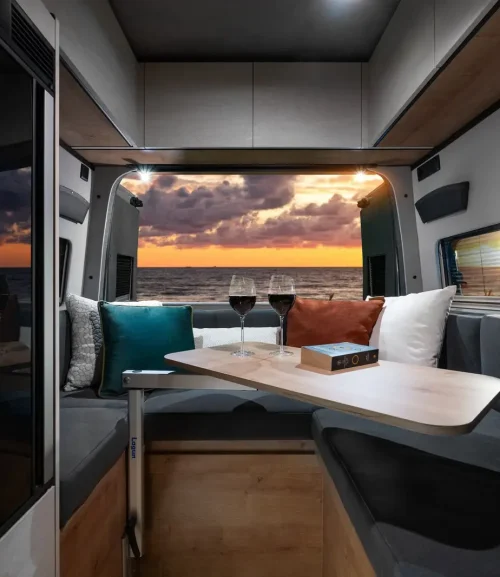 Globe-Traveller Falcon YS Wohnbereich