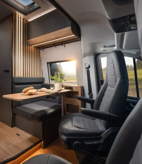 Globe-Traveller Falcon Z Innenraum